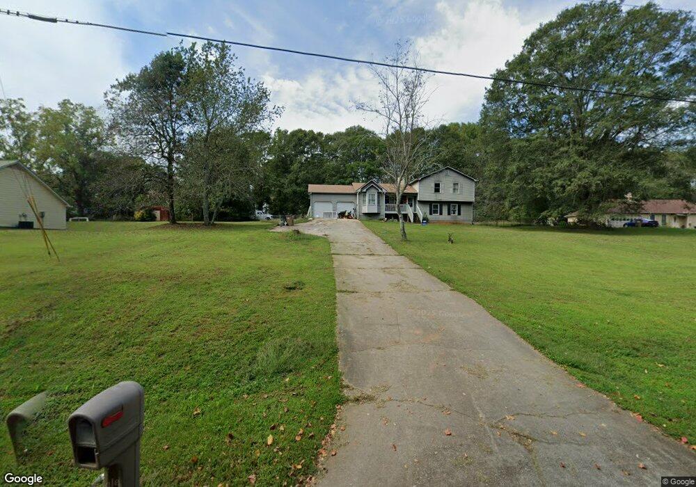 802 Georgetown Dr, Winder, GA 30680 - photo 1