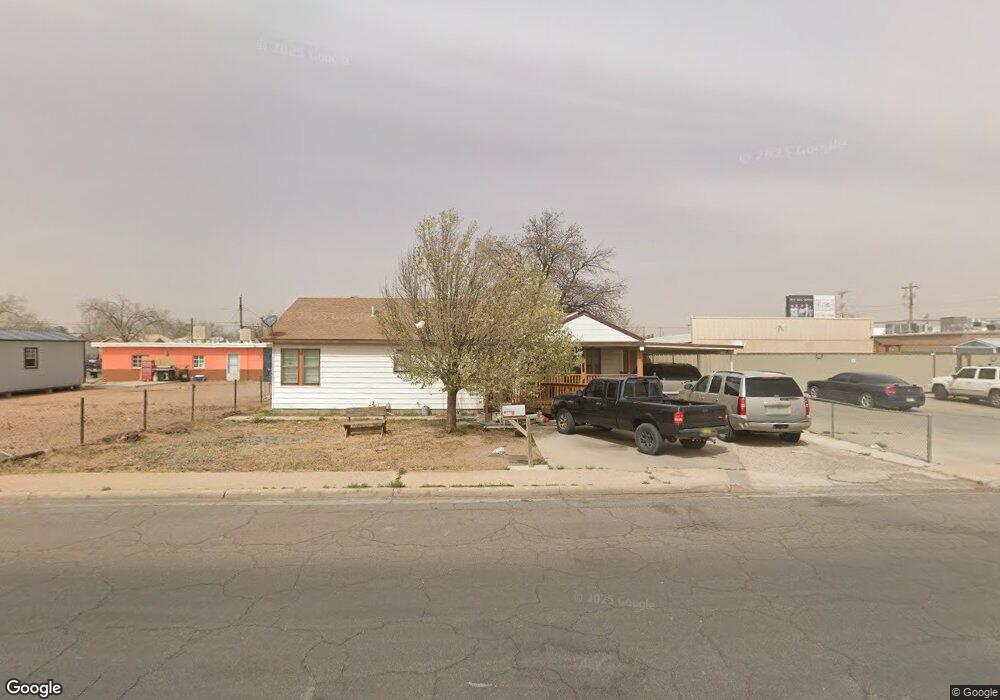 704 E Clinton St, Hobbs, NM 88240 - photo 1