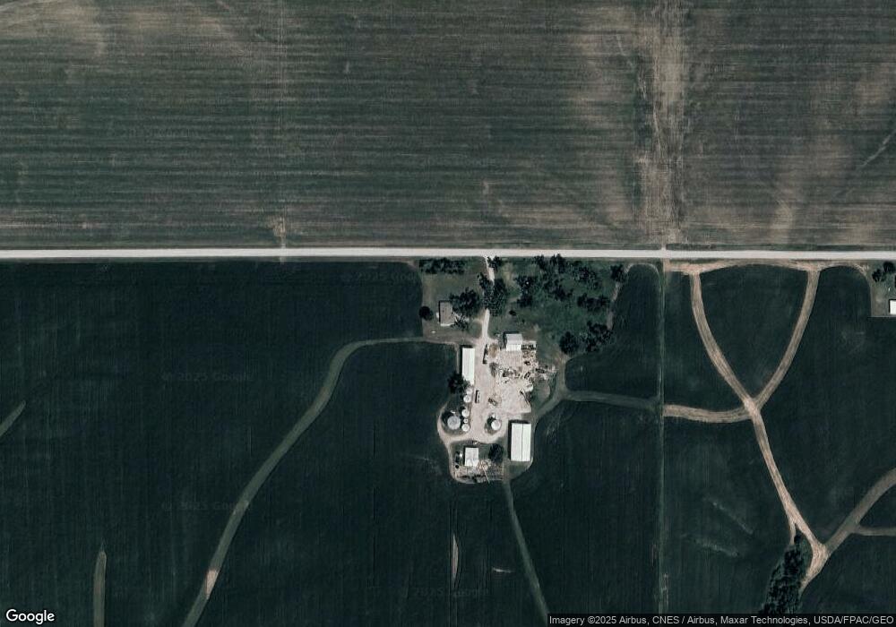 5507 N 19th Ave W, Newton, IA 50208 - photo 1