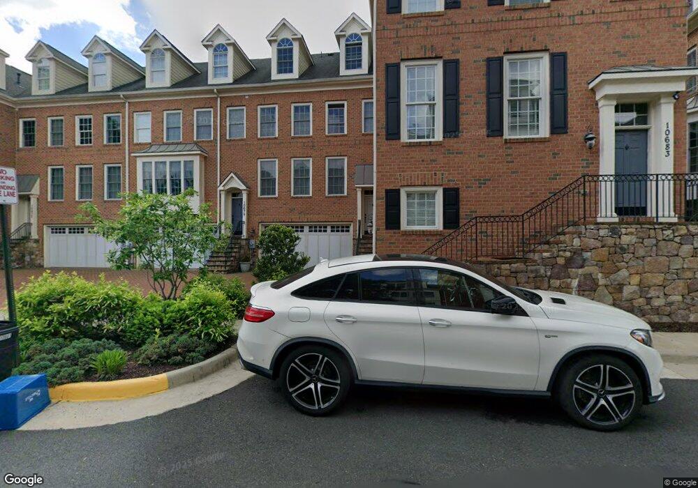 10681 Yorktown Ct, Fairfax, VA 22030 - photo 1