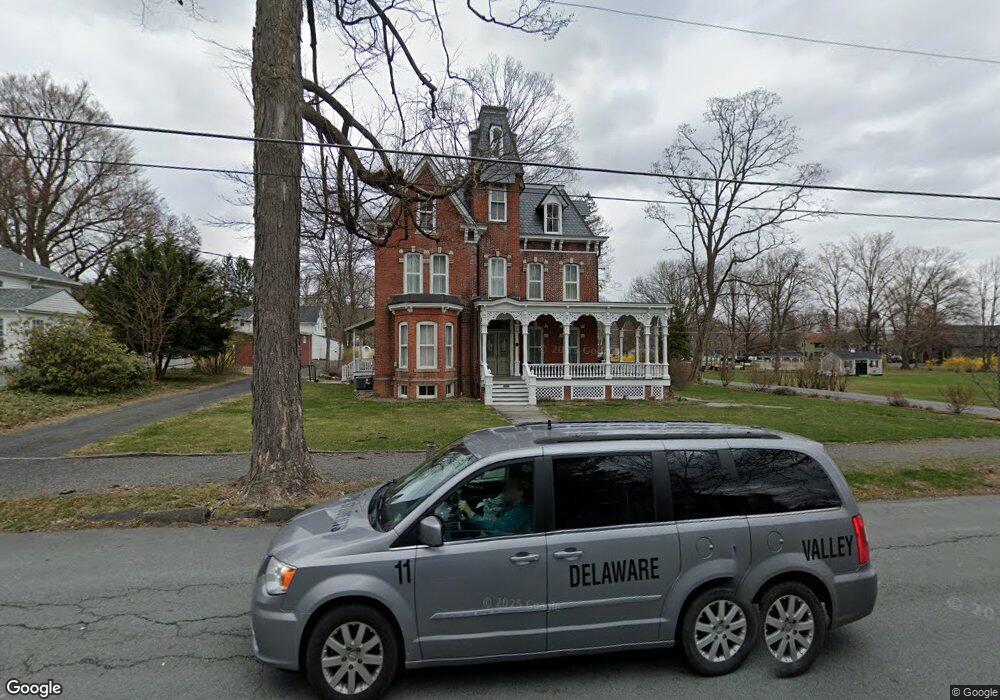 209 W Ann St, Milford, PA 18337 - photo 1