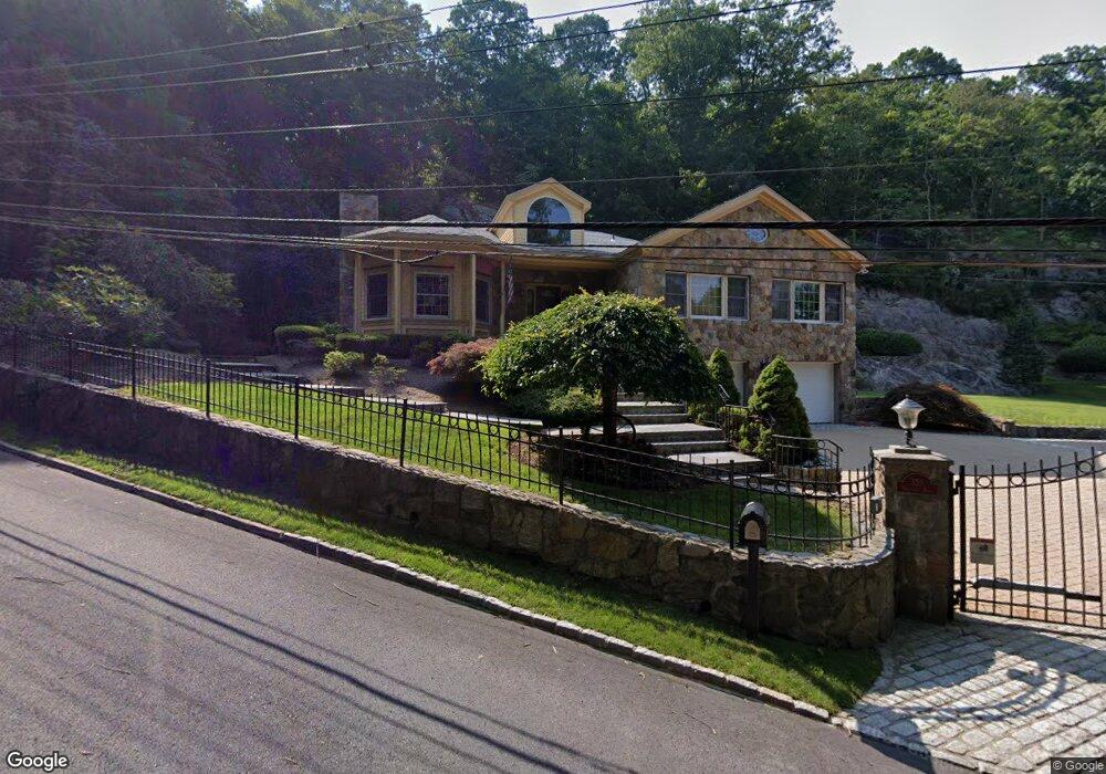 359 Mountain Rd, Irvington, NY 10533 - photo 1