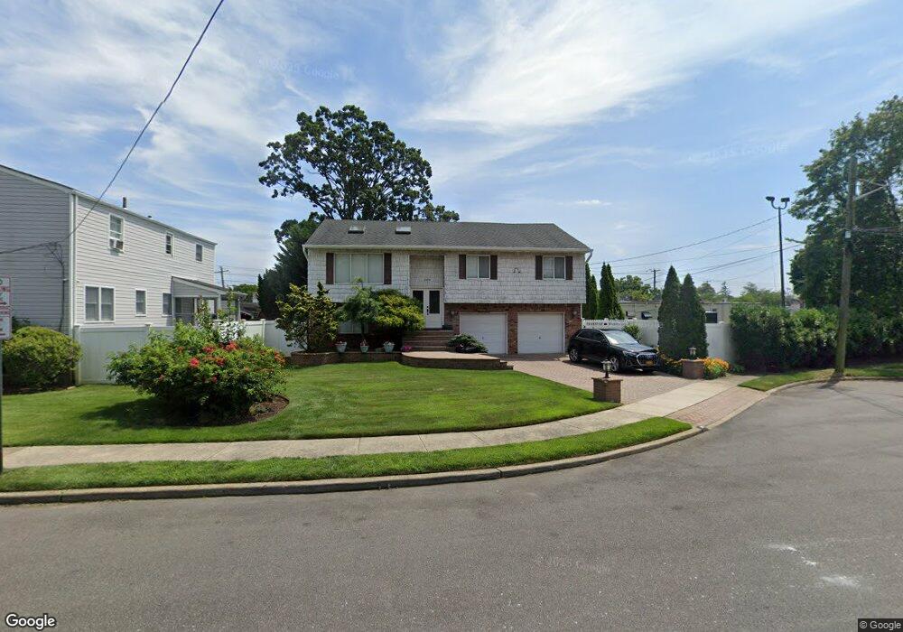 2070 London Ct, Merrick, NY 11566 - photo 1