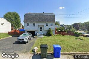 11 Ellingwood St, Manchester, NH 03103