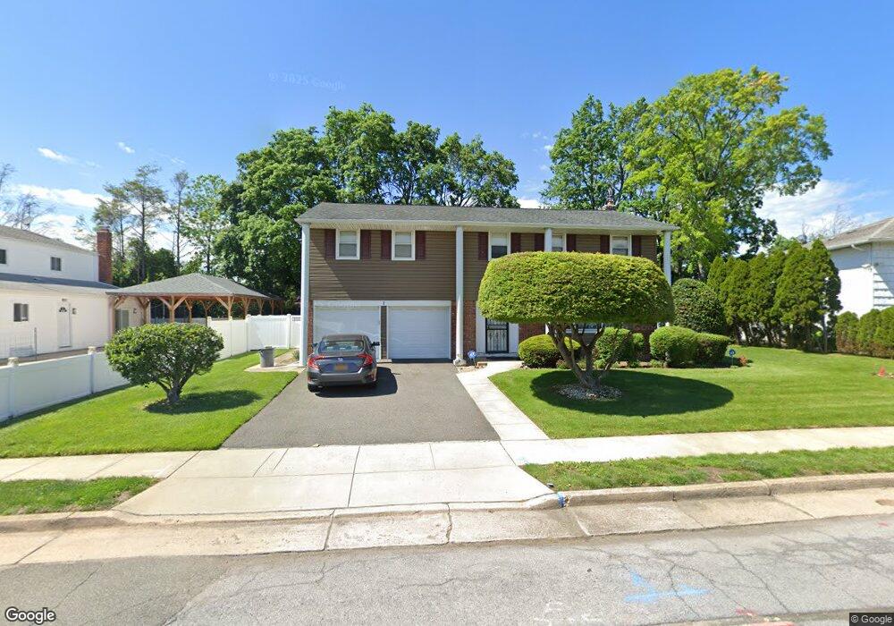 1 Rundle Ct, Hempstead, NY 11550 - photo 1