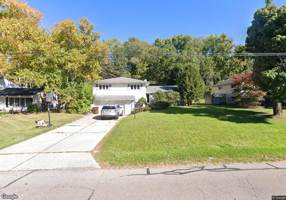 932 E Thomas L Pkwy, Lansing, MI 48917 - photo 1