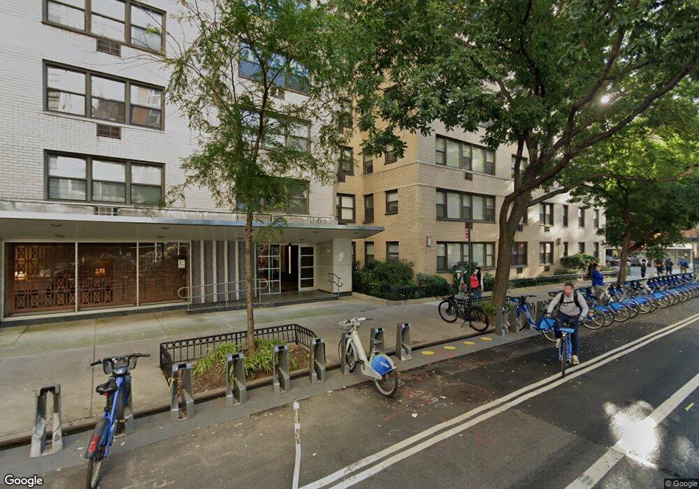 Gramercy Arms unit 5F, New York, NY 10003 - photo 1