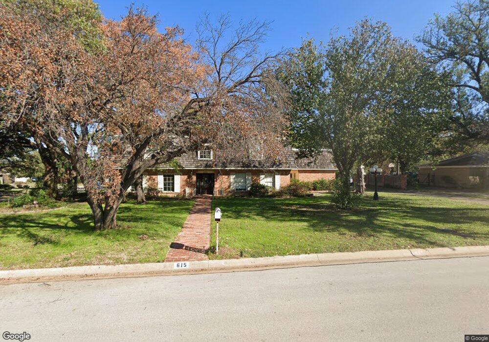 615 Ridgecrest Cir, Denton, TX 76205 - photo 1