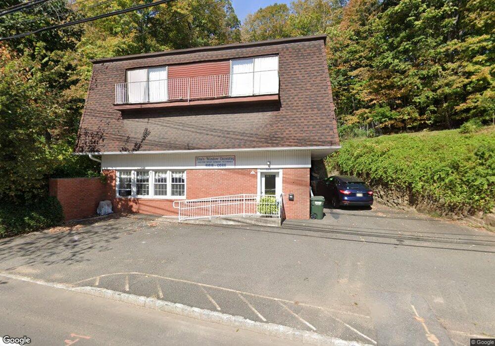 968 Somerset St, Watchung, NJ 07069 - photo 1