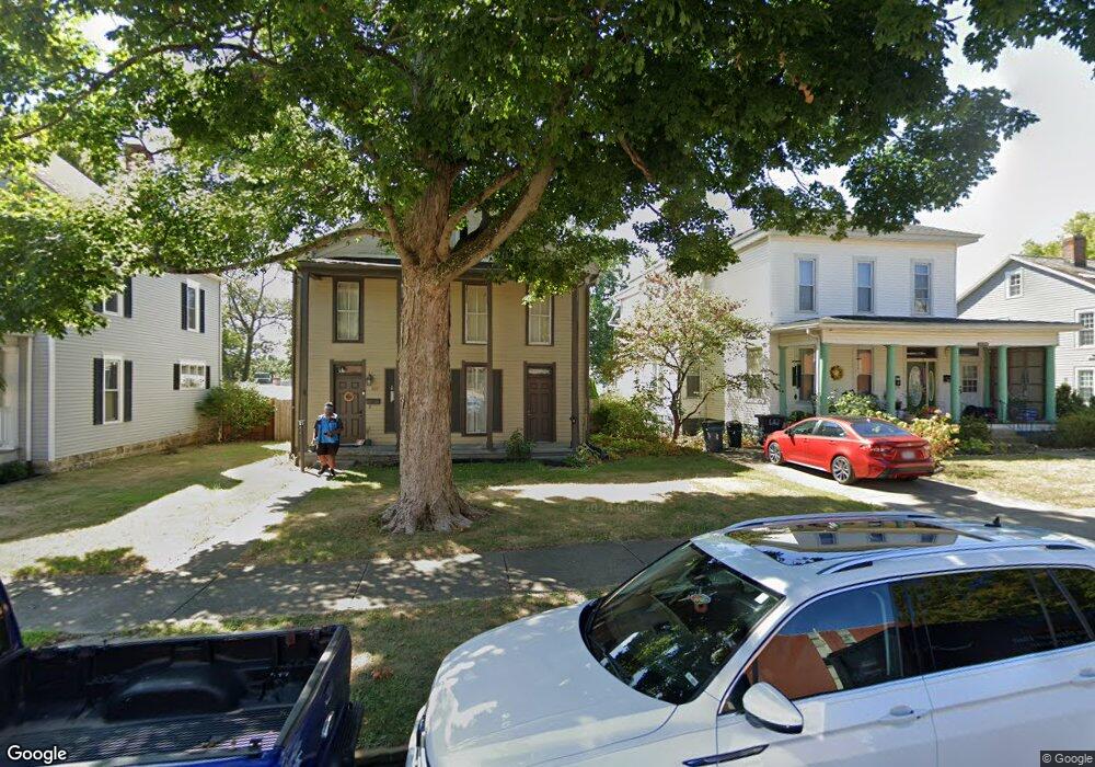 320 E Mulberry St unit 2, Lancaster, OH 43130 - photo 1