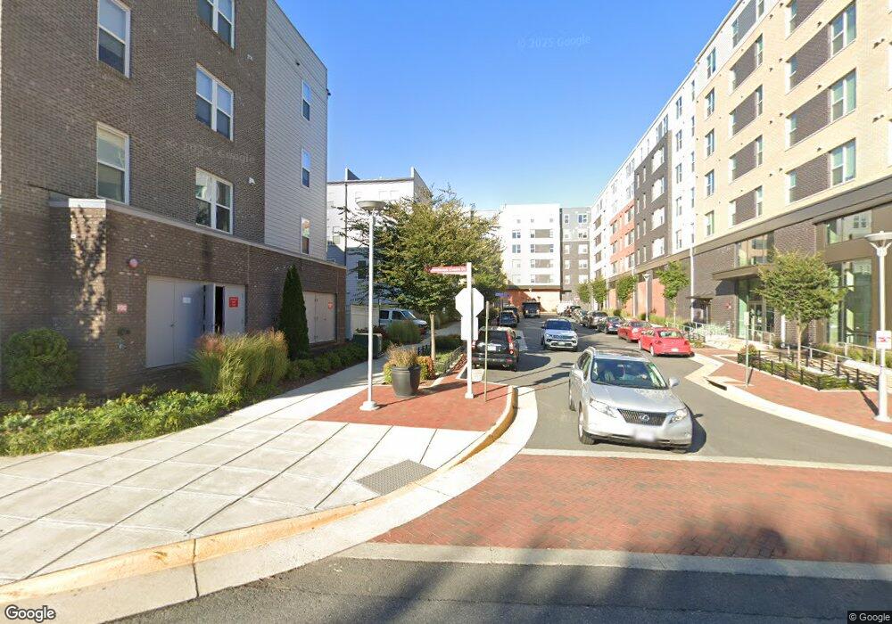 13324 Sherwood Park Ln, Herndon, VA 20171 - photo 1