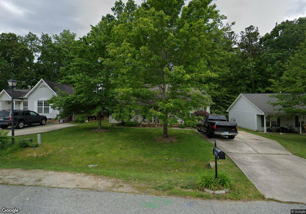 2512 Eight Oaks Dr, High Point, NC 27263 - photo 1