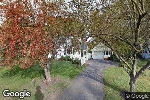 27 Harlow Dr, Amherst, MA 01002