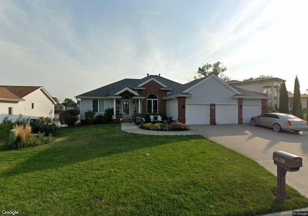 7909 Maui Cir, Papillion, NE 68046 - photo 1