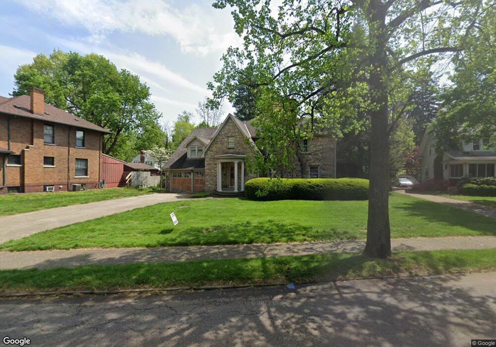 906 Cambridge Rd, Coshocton, OH 43812 - photo 1