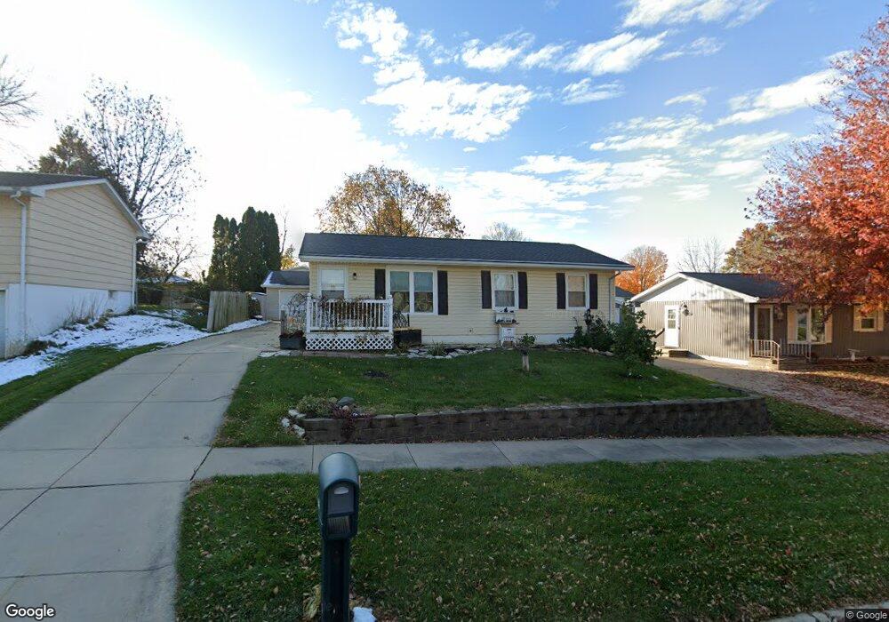 1098 Valley Park St, Marion, IA 52302 - photo 1