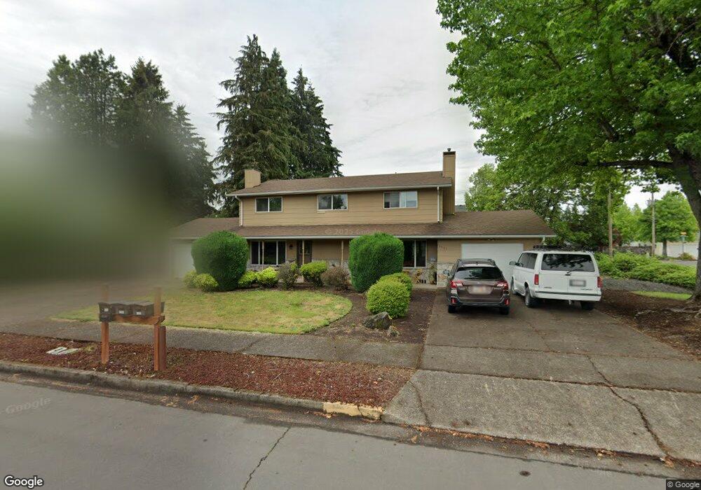 1585 Flintridge Ave, Eugene, OR 97401 - photo 1