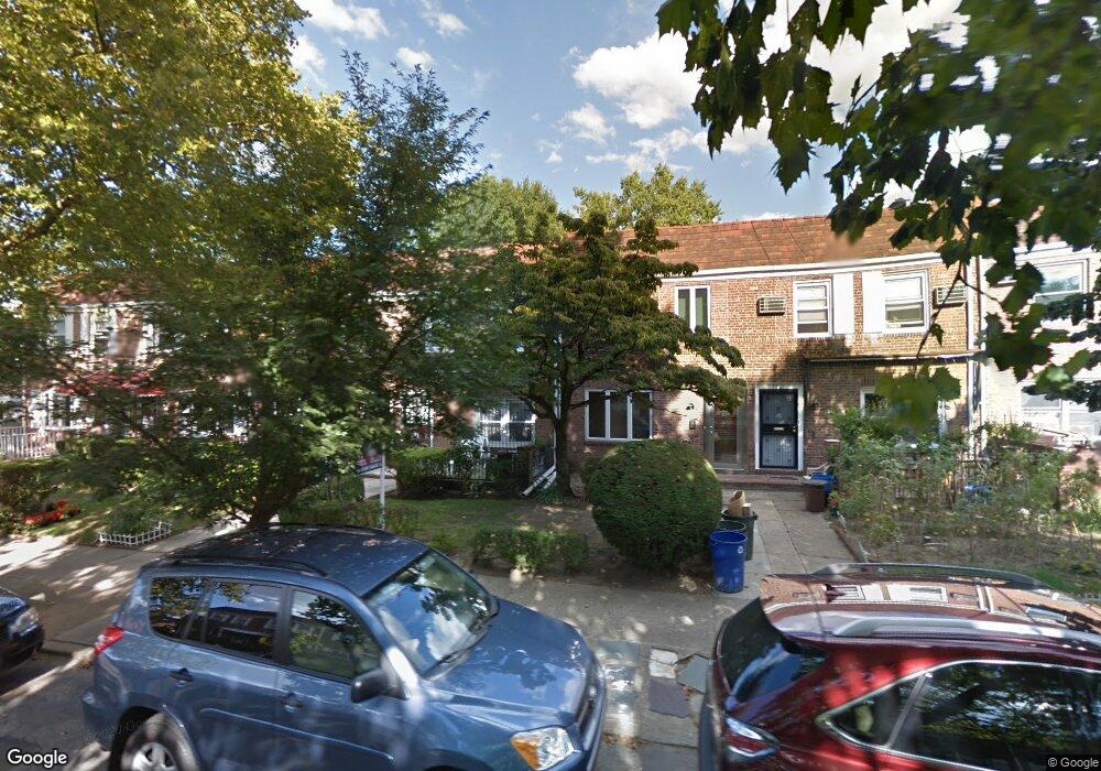 7015 175th St, Fresh Meadows, NY 11365 - photo 1