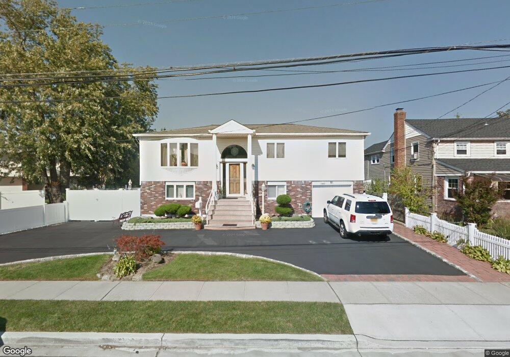 91 Vanderbilt Ave, Island Park, NY 11558 - photo 1