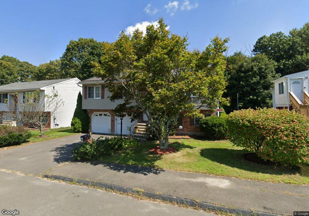 124 Madera Dr, Waterbury, CT 06704 - photo 1