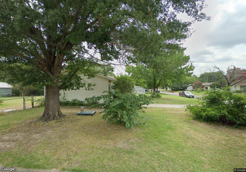 301 Fannin Ave, Bonham, TX 75418 - photo 1