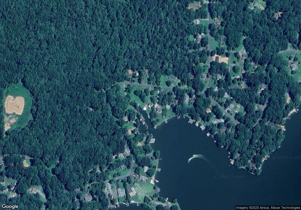 1487 N Lakeshore Dr, Louisa, VA 23093 - photo 1