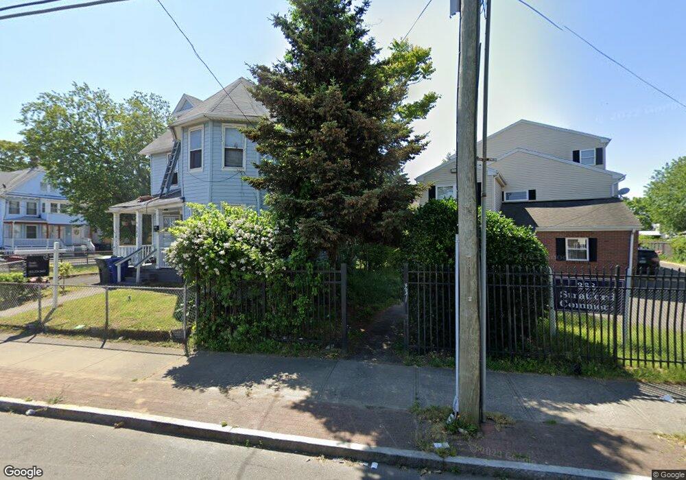 368 Connecticut Ave unit 1, Bridgeport, CT 06607 - photo 1