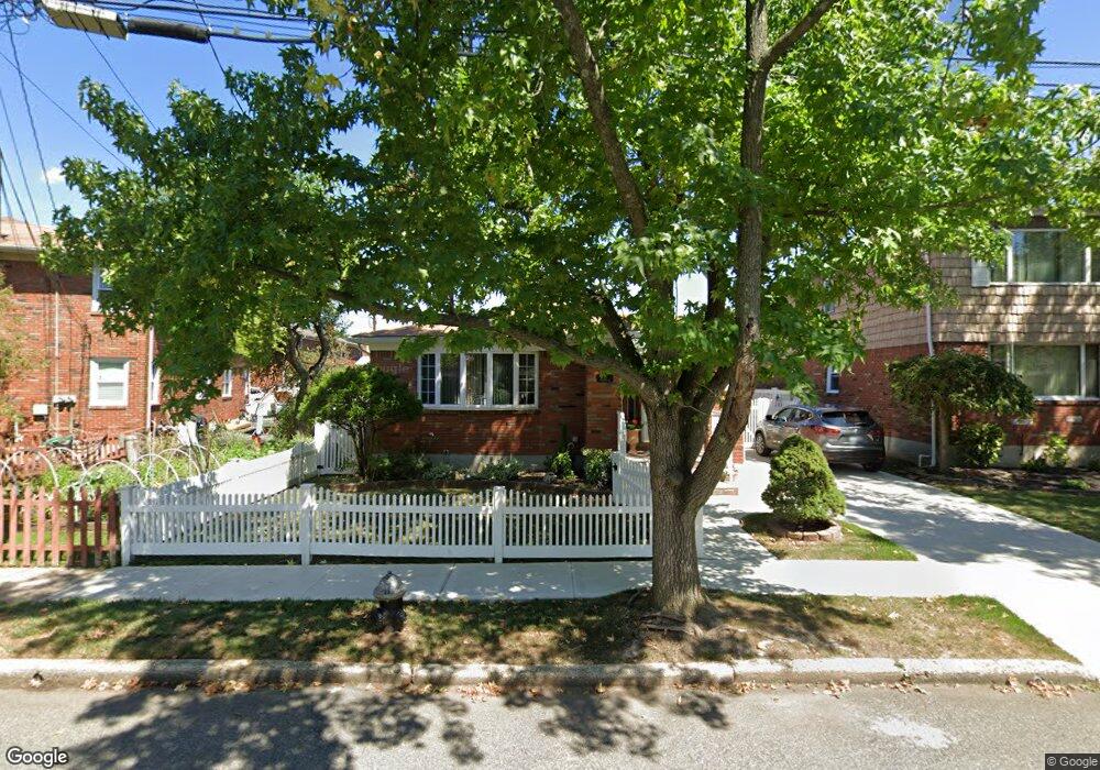 45 Cedarview Ave, Staten Island, NY 10306 - photo 1