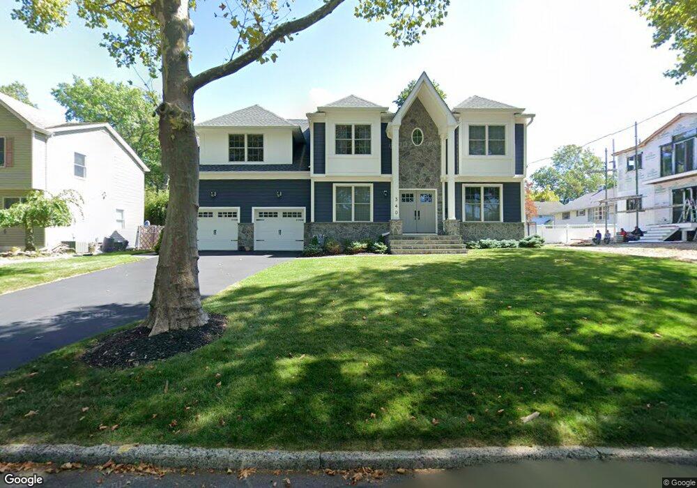 340 Haywood Dr, Paramus, NJ 07652 - photo 1