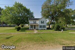 210 W Market St, Tampico, IL 61283