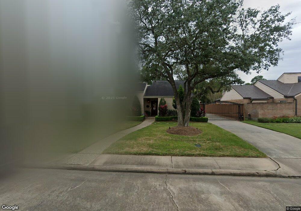 10207 Cedar Creek Dr, Houston, TX 77042 - photo 1