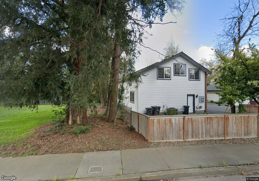 745 SE M St, Grants Pass, OR 97526 - photo 1