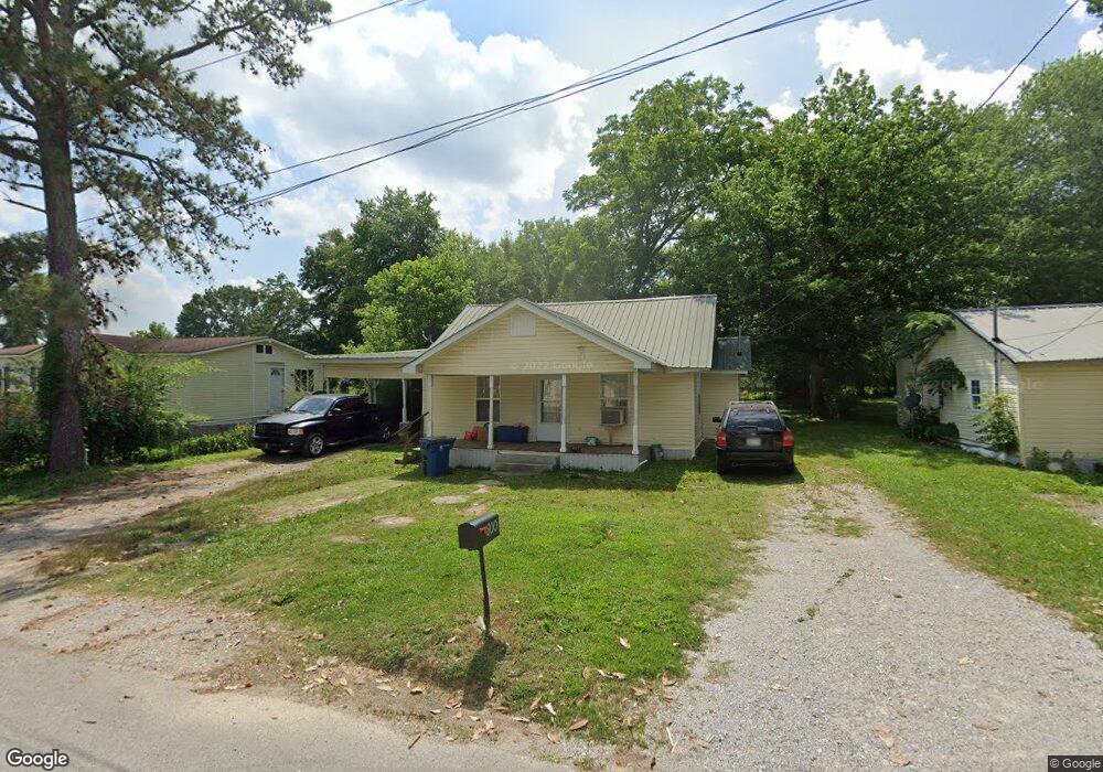800 Woodrow St, Manchester, TN 37355 - photo 1