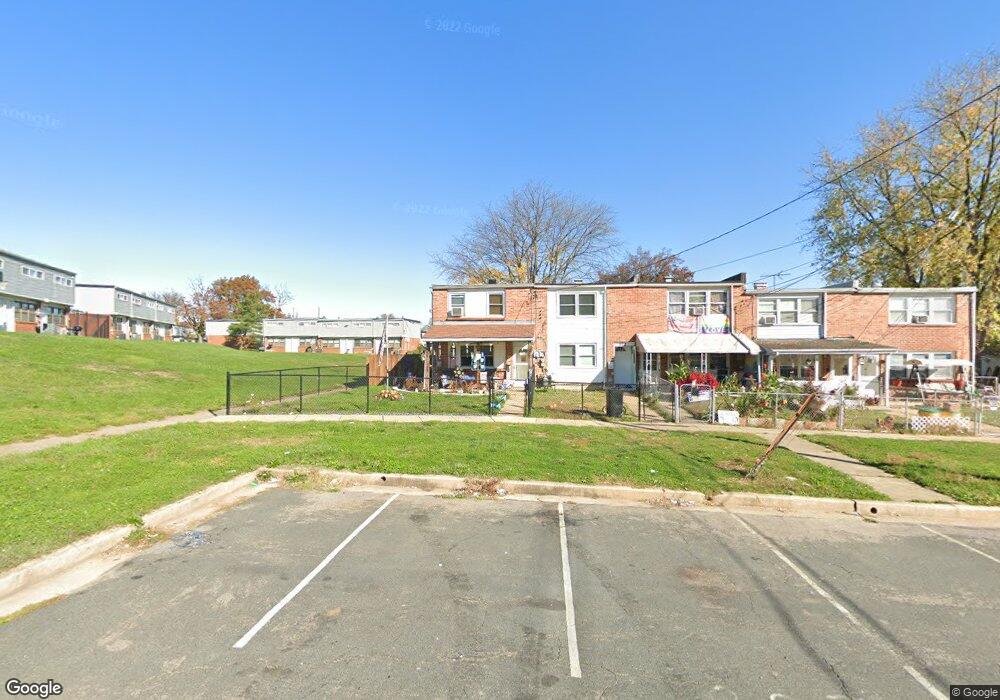 800 Seckel Ct, Halethorpe, MD 21227 - photo 1