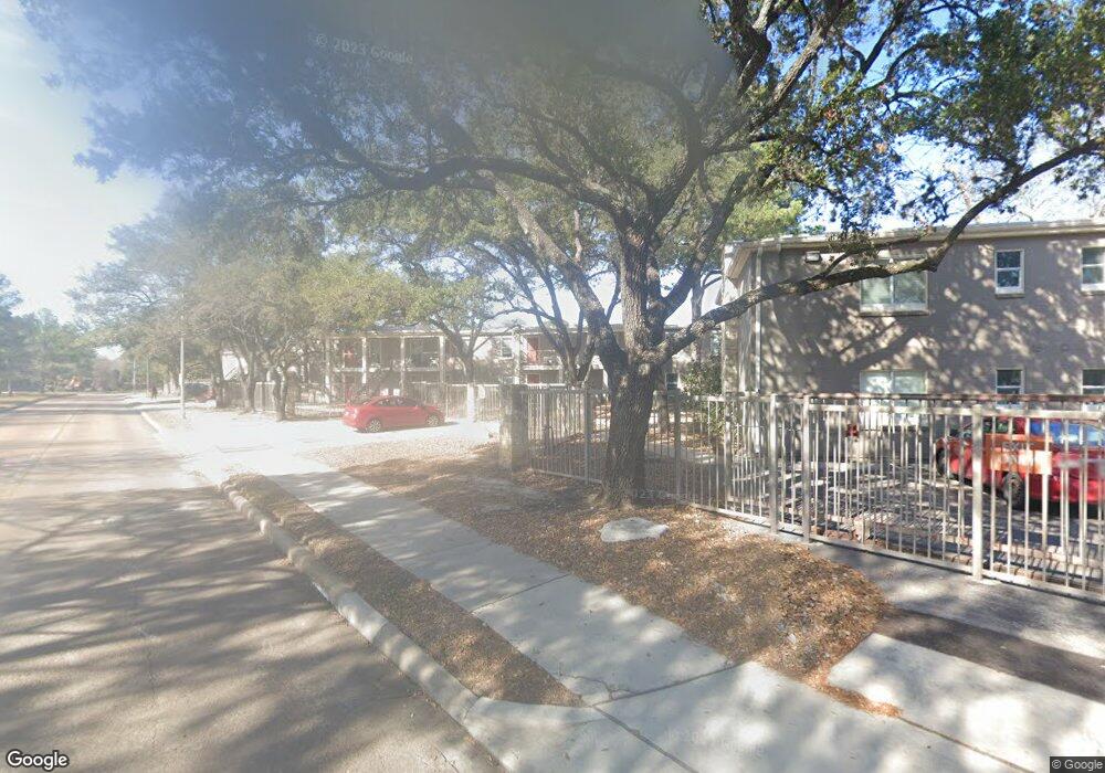 1600 W T C Jester Blvd unit 7, Houston, TX 77008 - photo 1