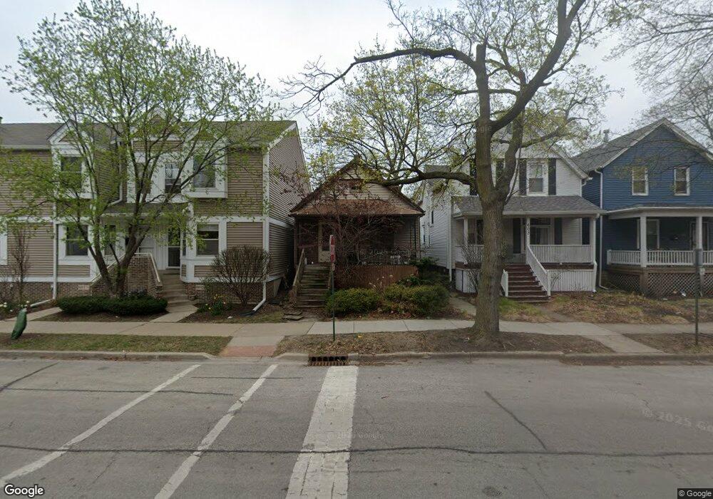 605 Custer Ave, Evanston, IL 60202 - photo 1