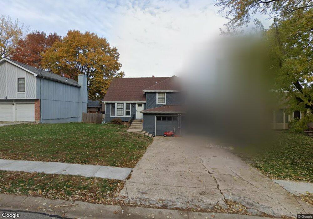 9712 W 49th Place, Shawnee, KS 66203 - photo 1