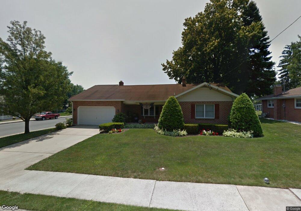 340 E Walnut St, Palmyra, PA 17078 - photo 1