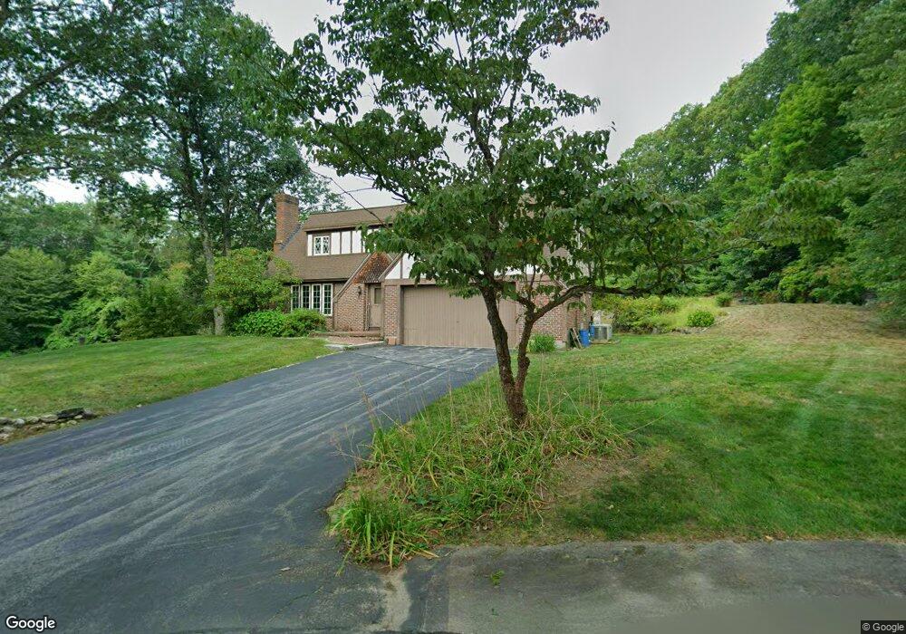 39 Juniper Dr, Amherst, NH 03031 - photo 1