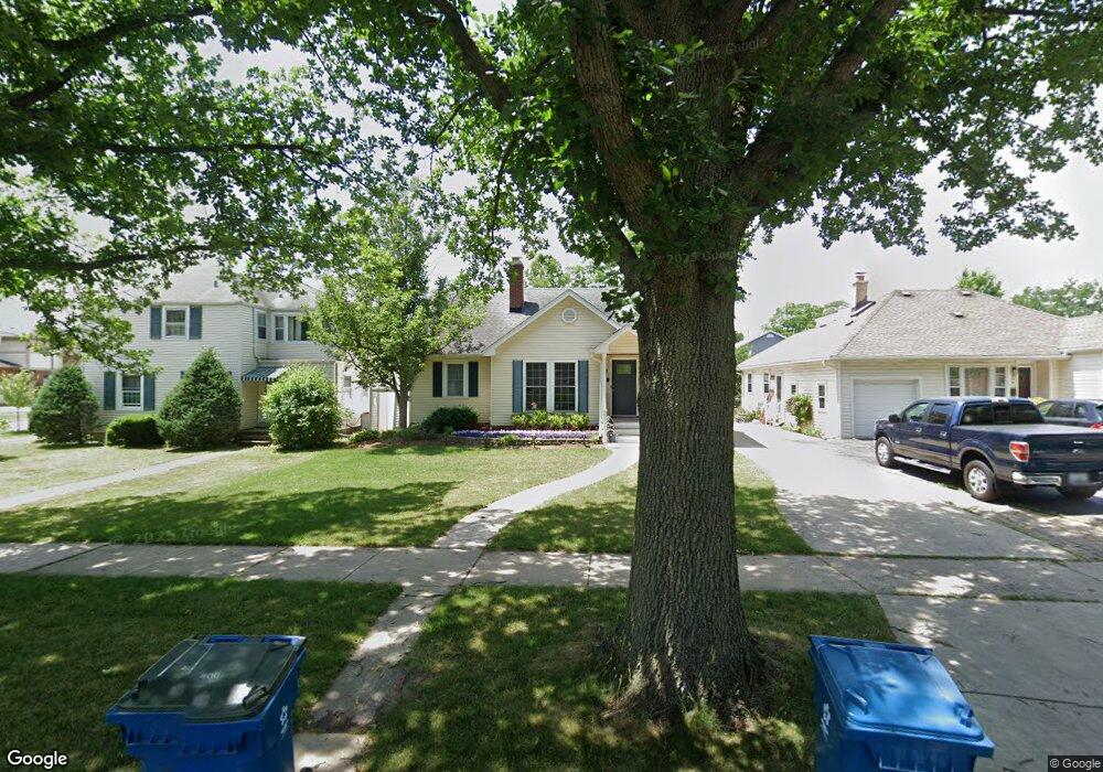 208 N Willow Rd, Elmhurst, IL 60126 - photo 1