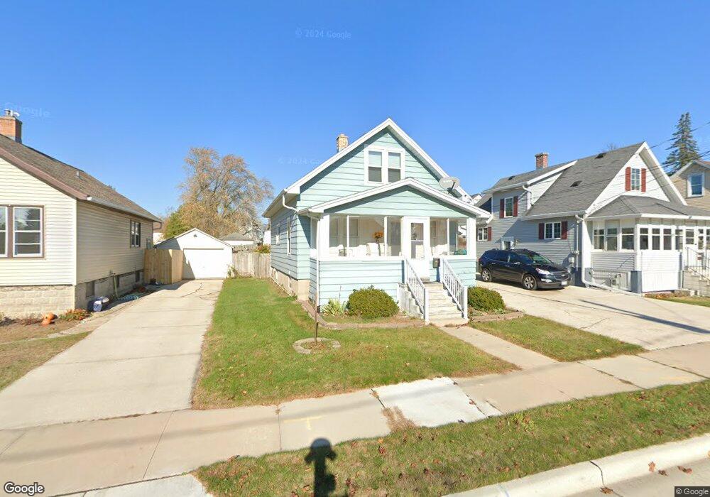 1918 25th St, Two Rivers, WI 54241 - photo 1