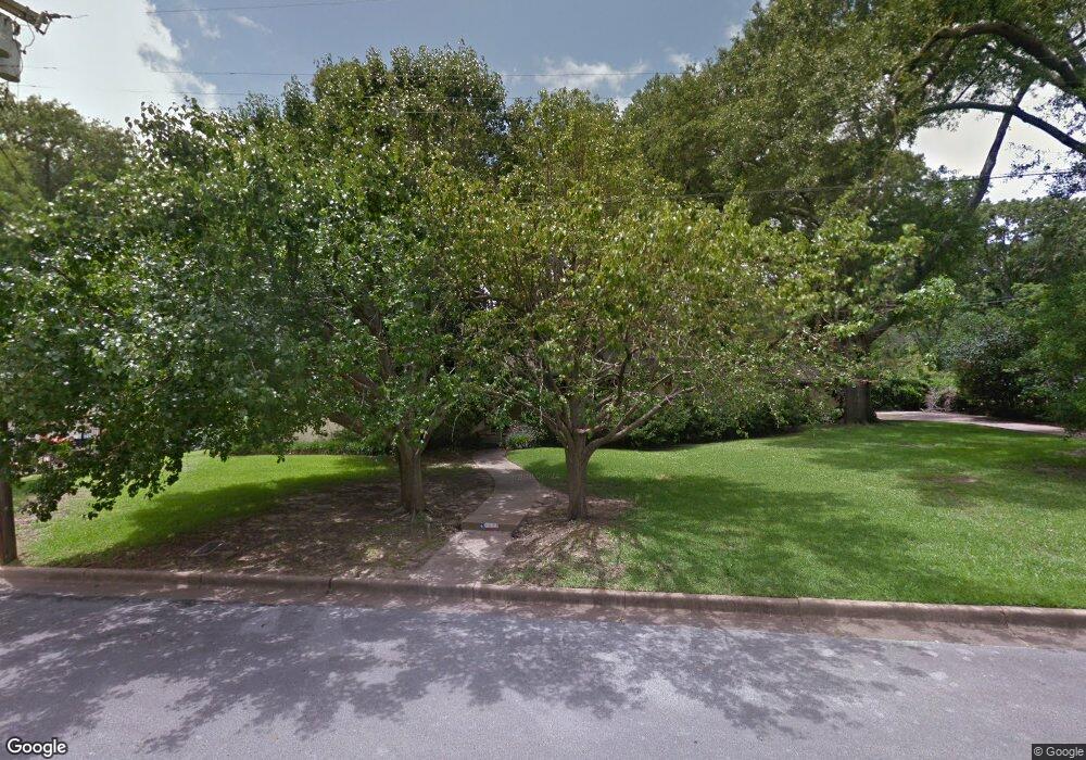 2425 Oak Ln, Tyler, TX 75701 - photo 1