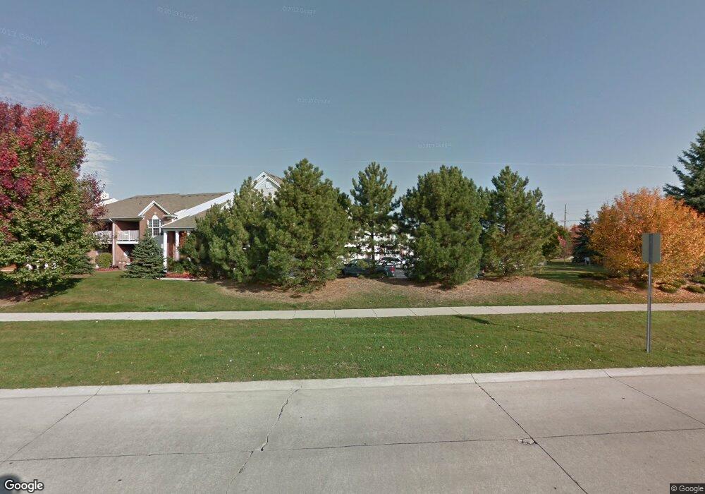 16538 Norfolk Dr unit 333, Macomb, MI 48044 - photo 1