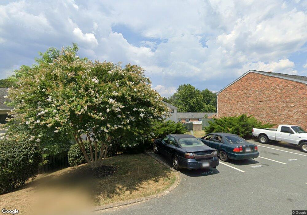 2641 Barracks Rd unit L, Charlottesville, VA 22901 - photo 1