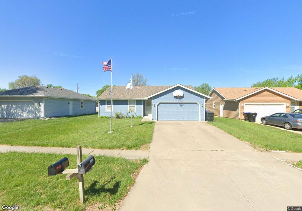 2605 SW Ancaster Rd, Topeka, KS 66614 - photo 1