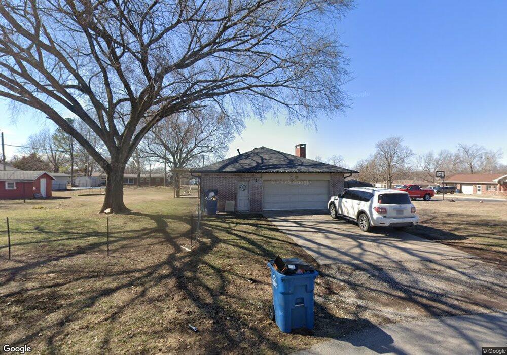 704 Sheridan Ave, Carl Junction, MO 64834 - photo 1