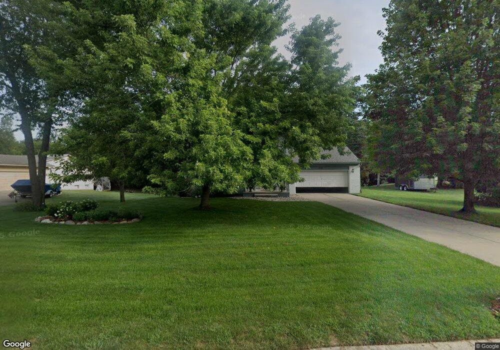 1150 Eagle Nest Dr, Rochester, MI 48306 - photo 1