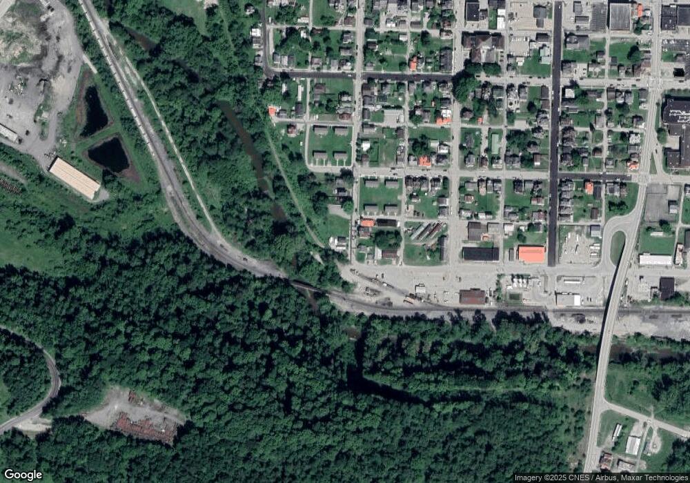 352 S Richhill St, Waynesburg, PA 15370 - photo 1