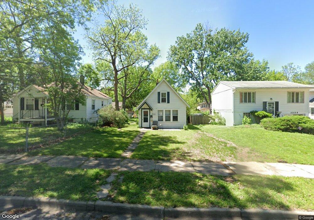 1231 SW Medford Ave, Topeka, KS 66604 - photo 1