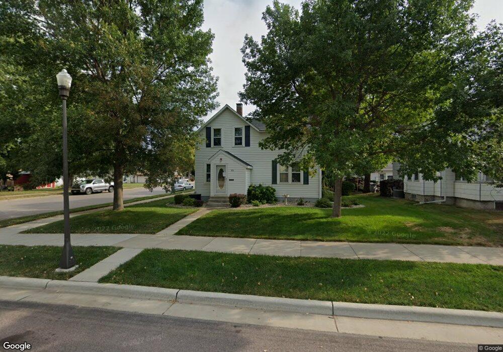 926 N Washington St, New Ulm, MN 56073 - photo 1